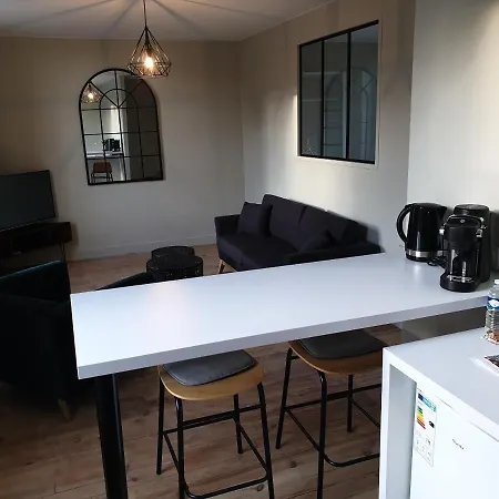 Au Loup Historic Апарт-отель