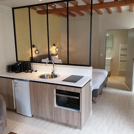 Au Loup Historic 3* Байе