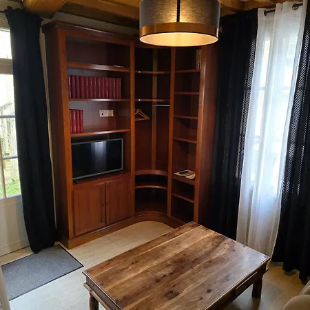 Au Loup Historic Апарт-отель 3*