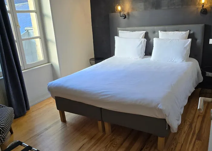 Au Loup Historic Bayeux