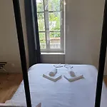 Au Loup Historic Appart hôtel