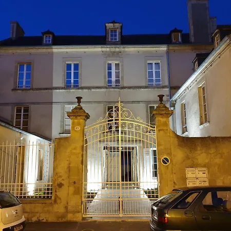 Au Loup Historic Байе