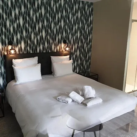 Апарт-отель Au Loup Historic 3*