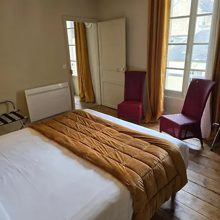 Au Loup Historic 4*