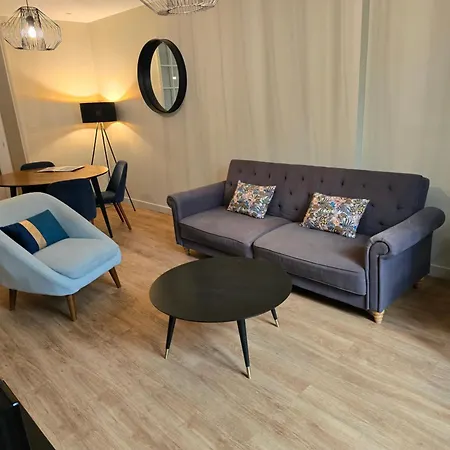 Au Loup Historic Aparthotel *