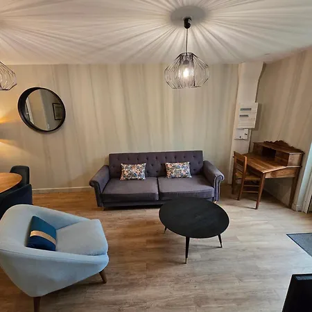 Au Loup Historic 3* Bayeux