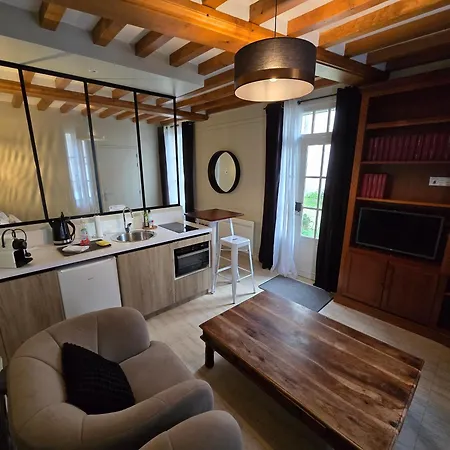 Aparthotel Au Loup Historic Bayeux