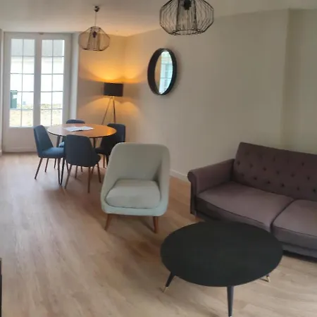 Au Loup Historic Aparthotel *