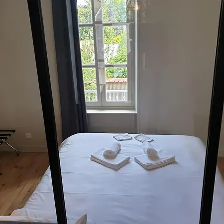 Au Loup Historic Aparthotel