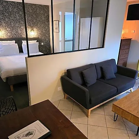 Appart hôtel Au Loup Historic 4*