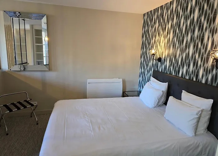 Au Loup Historic 3* Bayeux