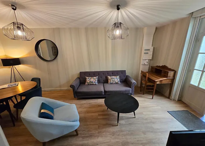 Au Loup Historic 3* Bayeux