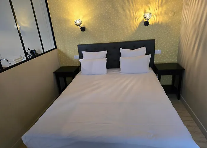 Au Loup Historic Aparthotel