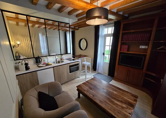 Aparthotel Au Loup Historic Bayeux